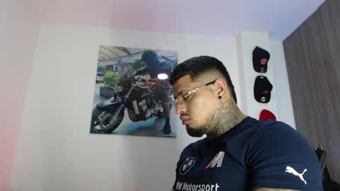Snapshot of soy_apolo chatting on 09/21/25, 05:03 soy_apolo online show from 09/21/25, 05:03