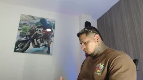 Snapshot of soy_apolo chatting on 10/10/25, 04:39 soy_apolo online show from 10/10/25, 04:39