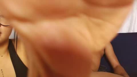 Snapshot of soy_yesi chatting on 11/11/25, 04:56 Yesi online show from 11/11/25, 04:56