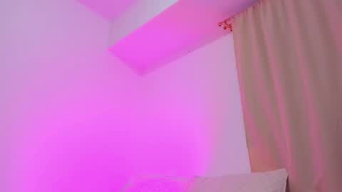 Snapshot of soyamandaa chatting on 11/21/25, 11:47 Instagram Soyamandaa 1 online show from 11/21/25, 11:47