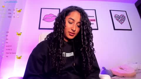 Snapshot of soyjuliana19 chatting on 02/04/25, 07:00 Juliana online show from 02/04/25, 07:00