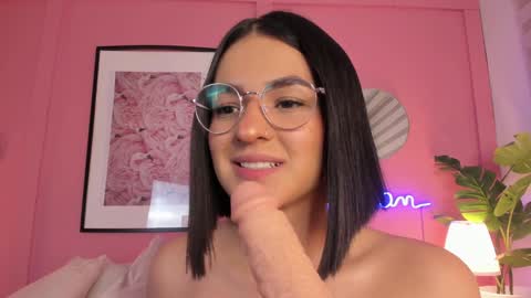 Snapshot of soysaraa_ chatting on 01/21/25, 08:08 Aleja online show from 01/21/25, 08:08