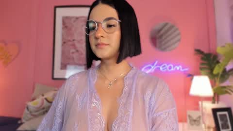 Snapshot of soysaraa_ chatting on 02/22/25, 05:02 Aleja online show from 02/22/25, 05:02