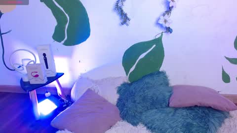      online show from 02/05/25, 07:07