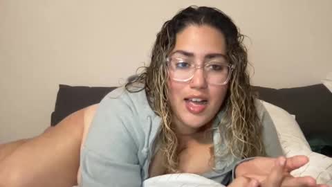 spacebunsxxx online show from 12/29/24, 12:41