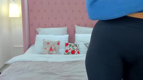 Snapshot of spacelady_ chatting on 01/19/25, 06:10 Julia online show from 01/19/25, 06:10