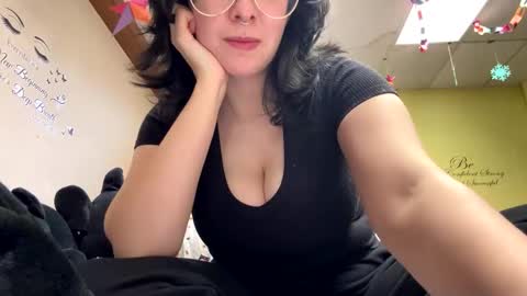 Snapshot of spaceyyybaby chatting on 01/11/26, 08:14 Saturn online show from 01/11/26, 08:14