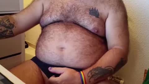 Snapshot of spain_bear chatting on 10/12/25, 02:43 spain_bear online show from 10/12/25, 02:43