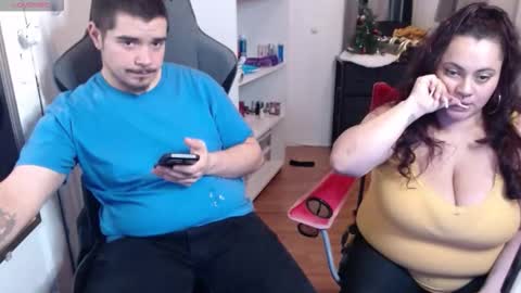 spanishcouple4255 online show from 12/20/25, 07:54