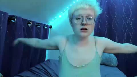 Atticus Pendragon online show from 09/25/25, 05:11