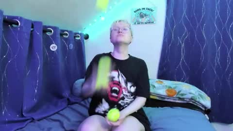 Atticus Pendragon online show from 11/18/25, 06:12