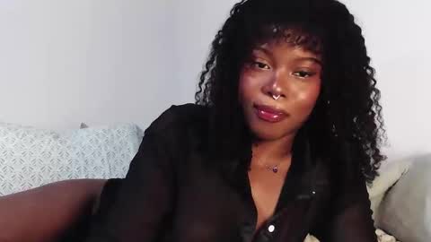 Soleil online show from 11/10/25, 03:00