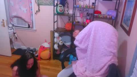 Snapshot of spawnofademon chatting on 11/15/25, 07:49 spawnofademon online show from 11/15/25, 07:49