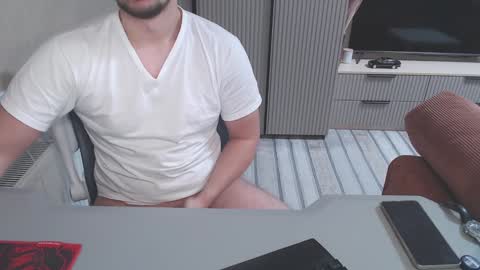 Snapshot of spb78 chatting on 01/12/25, 03:49 Art online show from 01/12/25, 03:49