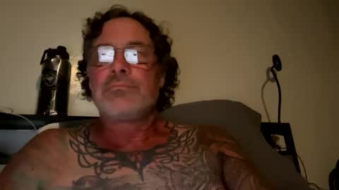 specter1972 online show from 11/19/25, 01:49