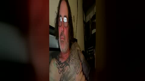 Snapshot of specter1972 chatting on 07/04/26, 01:01 specter1972 online show from 07/04/26, 01:01