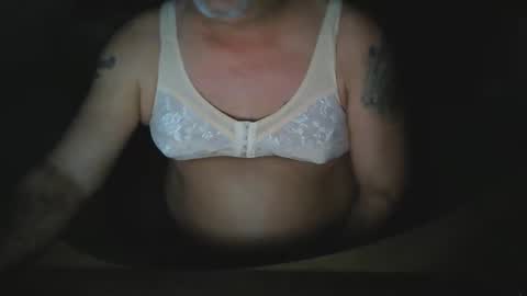 Snapshot of spektor1389 chatting on 01/25/25, 02:58 spektor1389 online show from 01/25/25, 02:58