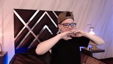 spencerm_ online show from 12/15/25, 09:08