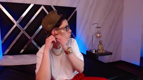 spencerm_ online show from 12/19/25, 07:54