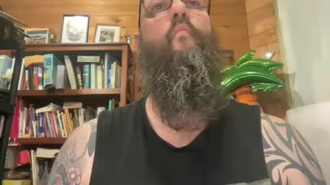 Snapshot of spenderal chatting on 12/31/24, 03:01 Beard Guy online show from 12/31/24, 03:01