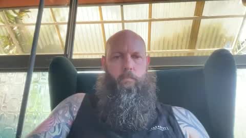 Snapshot of spenderal chatting on 10/16/25, 04:57 Beard Guy online show from 10/16/25, 04:57