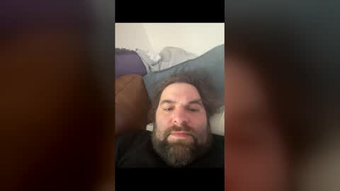 Snapshot of spendermender chatting on 12/18/25, 03:07 spendermender online show from 12/18/25, 03:07