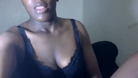 Snapshot of spenser_2 chatting on 05/22/26, 01:02 spenser online show from 05/22/26, 01:02