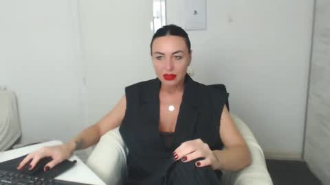 Snapshot of spicemint chatting on 02/02/25, 05:48 Carla online show from 02/02/25, 05:48