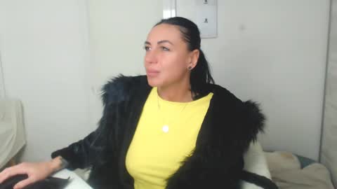 Snapshot of spicemint chatting on 02/17/25, 07:42 Carla online show from 02/17/25, 07:42