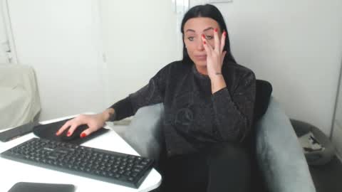 Snapshot of spicemint chatting on 02/26/25, 08:00 Carla online show from 02/26/25, 08:00