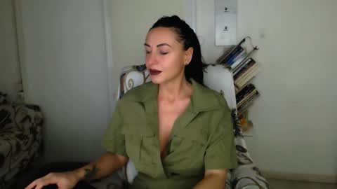 Snapshot of spicemint chatting on 09/14/25, 03:11 Carla online show from 09/14/25, 03:11
