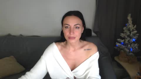 Snapshot of spicemint chatting on 12/13/25, 07:53 Carla online show from 12/13/25, 07:53