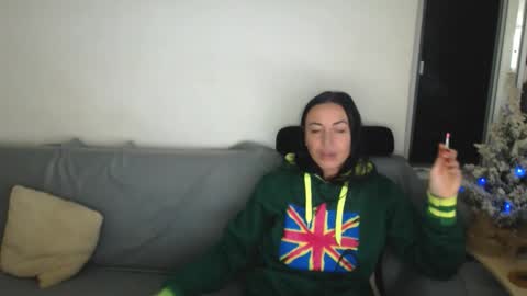 Snapshot of spicemint chatting on 12/14/25, 04:56 Carla online show from 12/14/25, 04:56