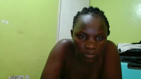 Snapshot of spicy_bella69 chatting on 05/14/26, 07:04 spicy_bella69 online show from 05/14/26, 07:04
