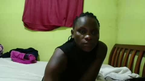 Snapshot of spicy_bella69 chatting on 05/16/26, 07:56 spicy_bella69 online show from 05/16/26, 07:56