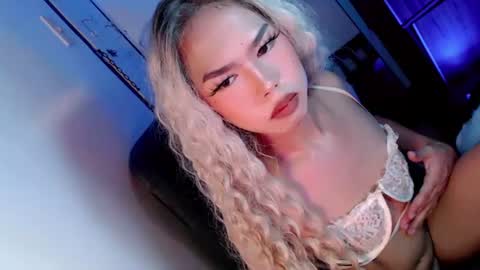Snapshot of spicy_hot_carolina chatting on 06/23/26, 10:35 CAROLINA carol online show from 06/23/26, 10:35