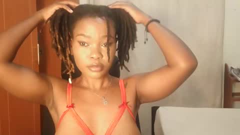 Snapshot of spicy_kerrine chatting on 03/08/25, 11:07 Spicy kerrine online show from 03/08/25, 11:07