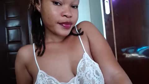 Snapshot of spicy_kerrine chatting on 11/04/25, 01:21 Spicy kerrine online show from 11/04/25, 01:21