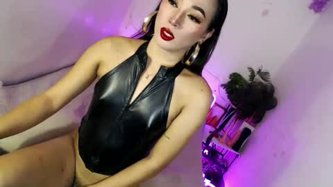 Alora online show from 12/15/25, 06:50