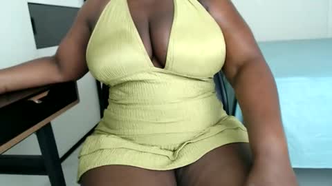 Snapshot of spicychocolatestrawberry chatting on 03/02/26, 07:10 SPICYCHOCSTRAW online show from 03/02/26, 07:10