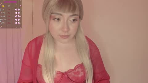 Snapshot of spicyvainilla chatting on 02/24/26, 01:03 Valeria online show from 02/24/26, 01:03