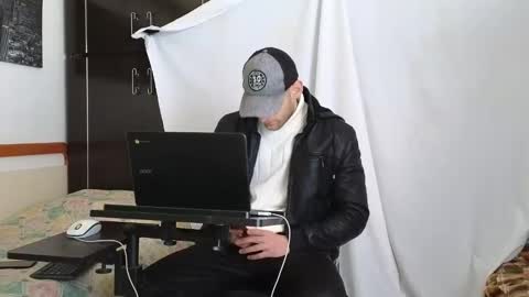 Snapshot of spider_0090 chatting on 02/12/25, 07:55 Marco. When Im offline you can view premium content in bio online show from 02/12/25, 07:55