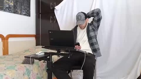 Snapshot of spider_0090 chatting on 02/19/25, 02:44 Marco. When Im offline you can view premium content in bio online show from 02/19/25, 02:44