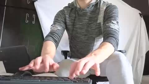 Snapshot of spider_0090 chatting on 10/15/25, 12:05 Marco. When Im offline you can view premium content in bio online show from 10/15/25, 12:05