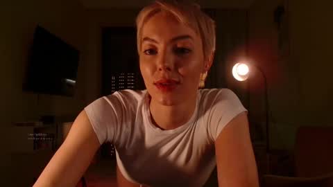 Elizabeth online show from 12/17/25, 06:14