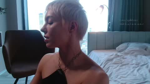 Elizabeth online show from 04/24/26, 03:03