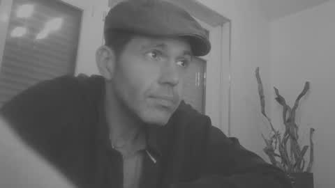 Snapshot of spliffray chatting on 12/13/24, 03:16 spliffray online show from 12/13/24, 03:16