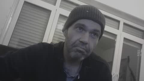 Snapshot of spliffray chatting on 12/16/24, 06:27 spliffray online show from 12/16/24, 06:27