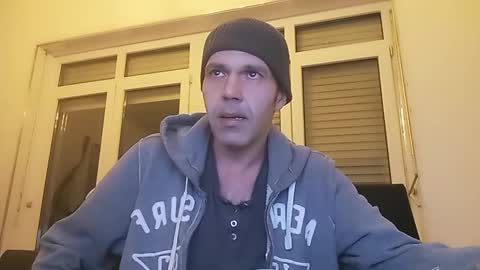 Snapshot of spliffray chatting on 12/17/24, 06:42 spliffray online show from 12/17/24, 06:42