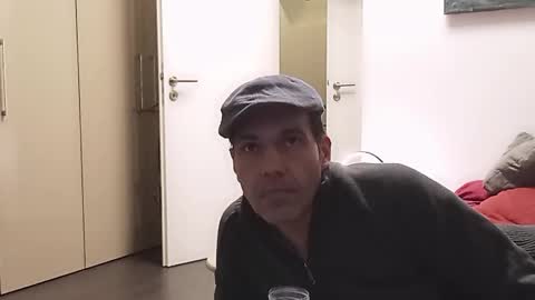 Snapshot of spliffray chatting on 01/03/25, 05:17 spliffray online show from 01/03/25, 05:17